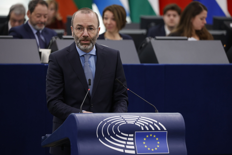 Euractiv: Βγήκαν τα μαχαίρια στο Ευρωπαϊκό Λαϊκό Κόμμα